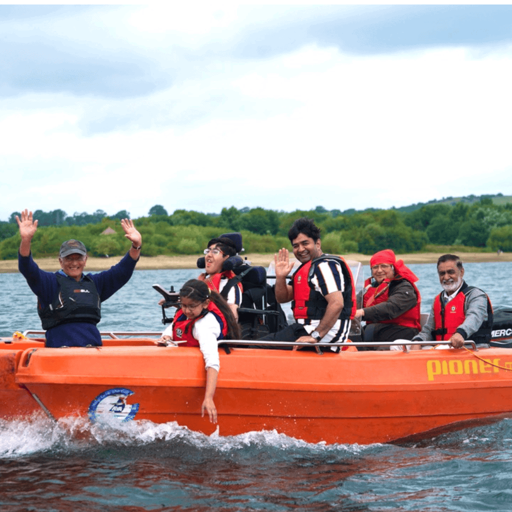 4 People enjoying a powerboat ride